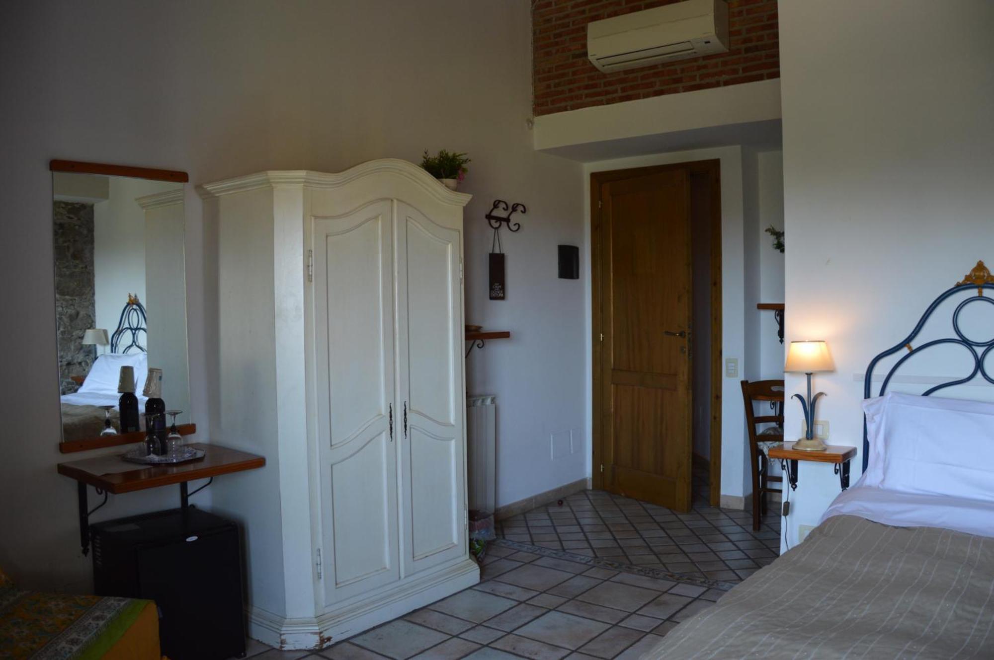 Antico Borgo Etneo Country Hotel كالاتابيانو المظهر الخارجي الصورة